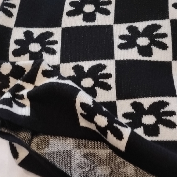 Fashion Nova Black & White Mini Halter Sweater Dress, Size: S - Picture 3 of 9